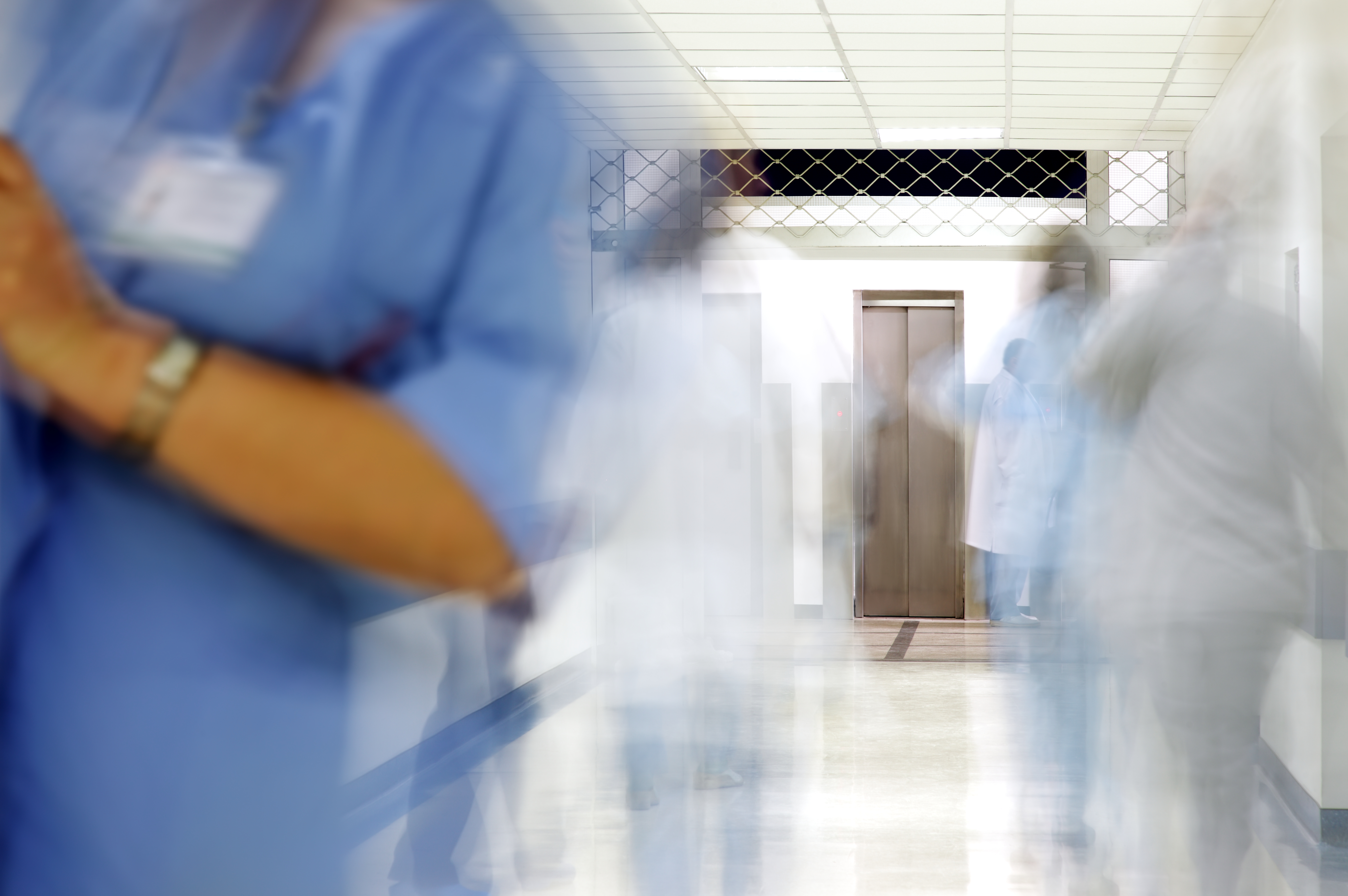 Téměř polovina Čechů se během pandemie bála jít k lékaři