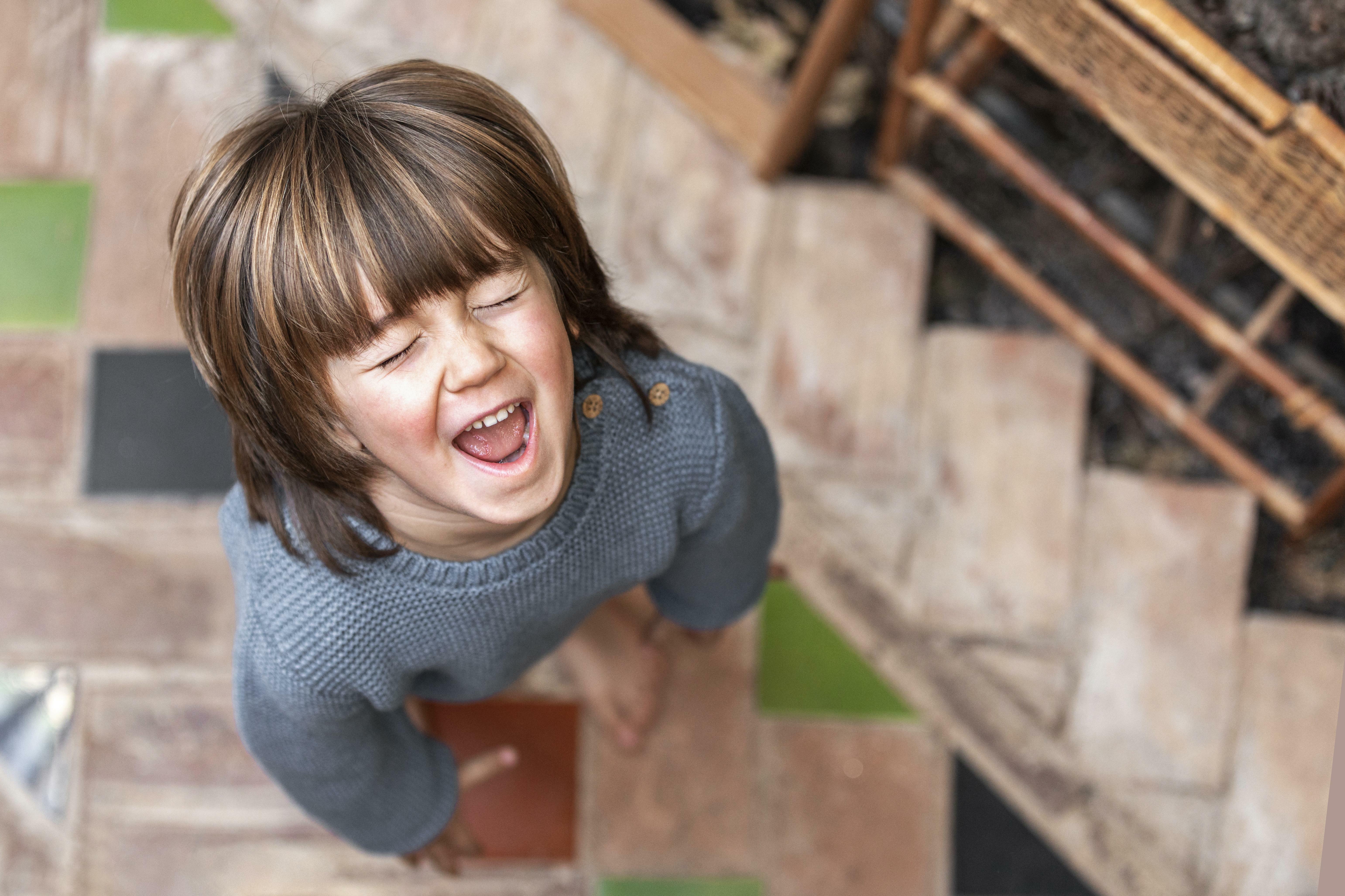 Tourettův syndrom – příznaky, příčiny a léčba